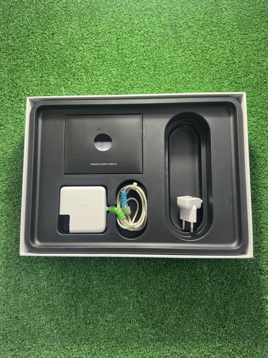 MacBook Pro 13 Polegadas 2015 - Como Novo