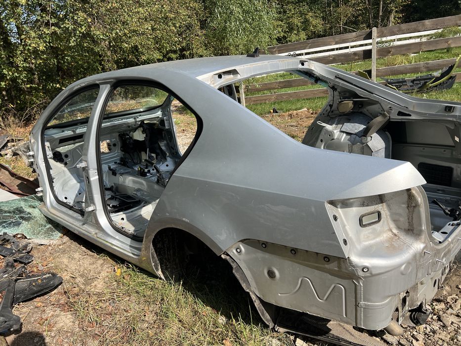 Четверть поріг лонжерон криша кузов OCTAVIA A7 ліфтбек октавіа а7