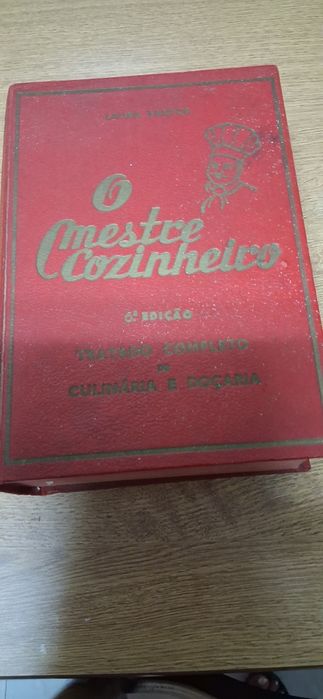 Vendo um livro culinária