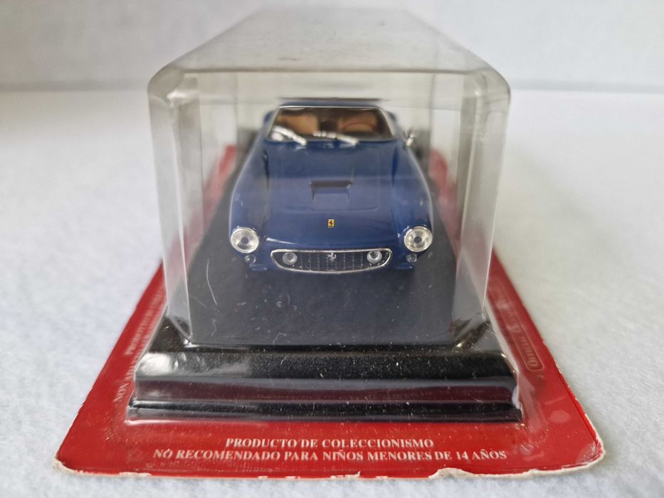 Miniatura 1:43 Ferrari 250 GT SWB  carro de coleção Ferrari