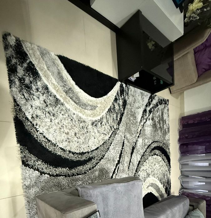 Carpete em muito bom estado.