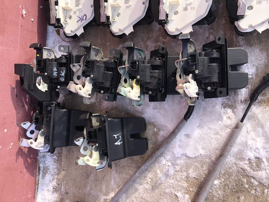 Замок дверей замок двери Шкода Октавія А7