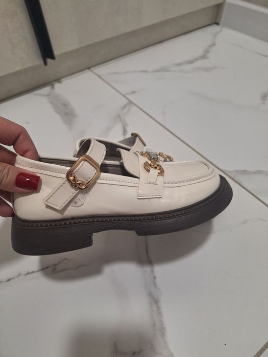 Туфлі для дівчинки