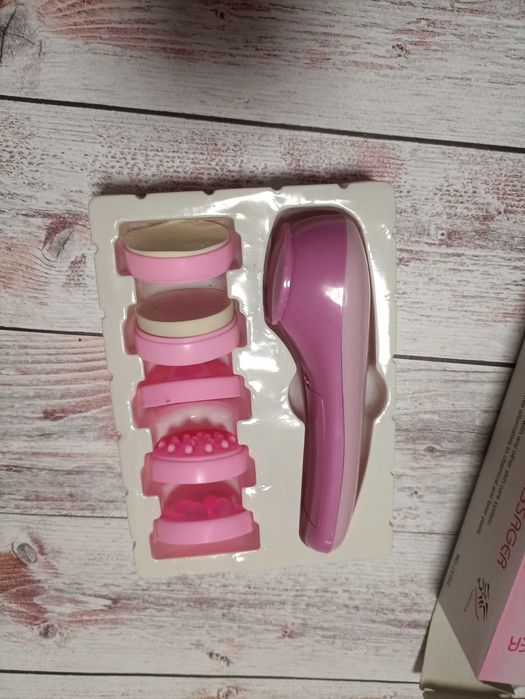 Массажер для обличчя