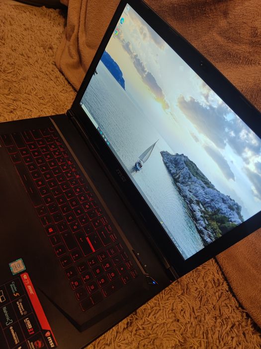 Portátil Gaming MSI 17.3" | i7 | GTX 1060 6GB | 16GB RAM | SSD+HDD