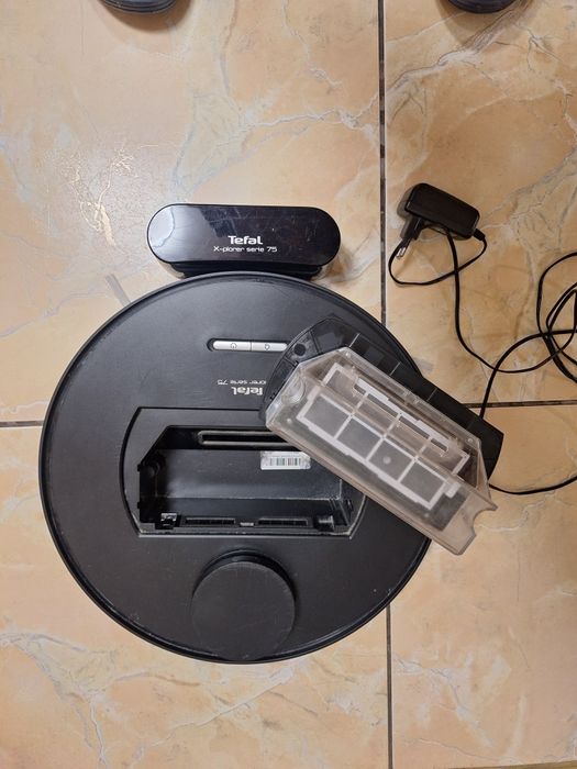 Продам робот-пылесос "Tefal"