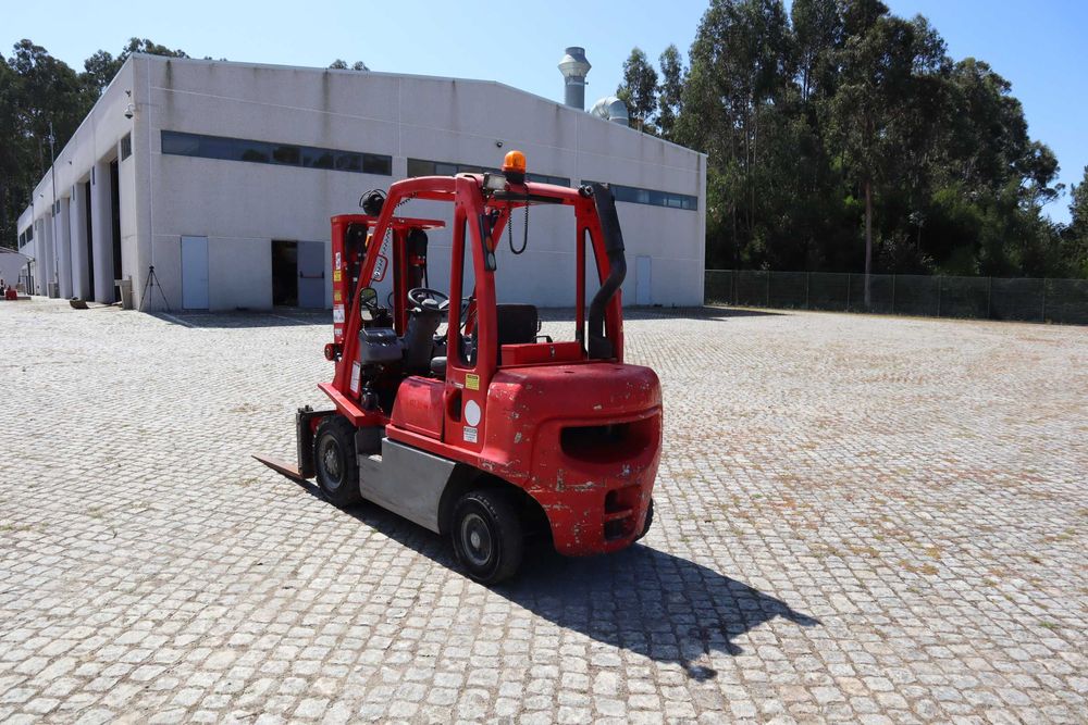 2008 Nissan Y1D2A25Q 2500 kg Empilhador Diesel