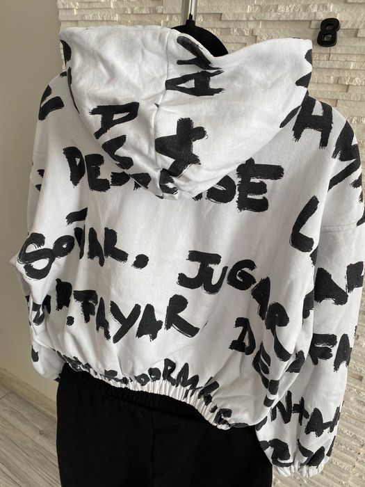 Desigual Kora genialna biała bluza z printem napisów