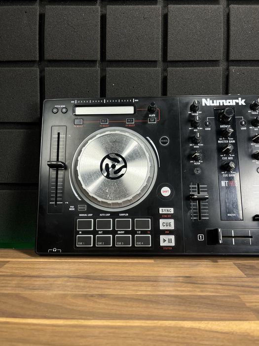 Numark Mixtrack Pro 3 (Доставимо кур’єром — БЕЗКОШТОВНО!)