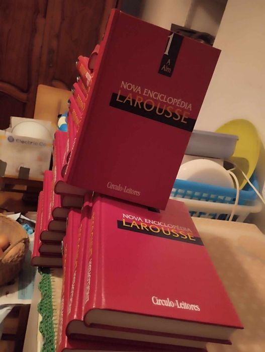 Enciclopédia completa coleção de livros Larousse