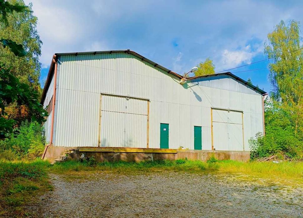 Obiekt biurowo-magazynowy przy węźle autostradowym na sprzedaż