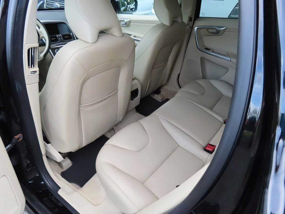 Volvo XC60      2016