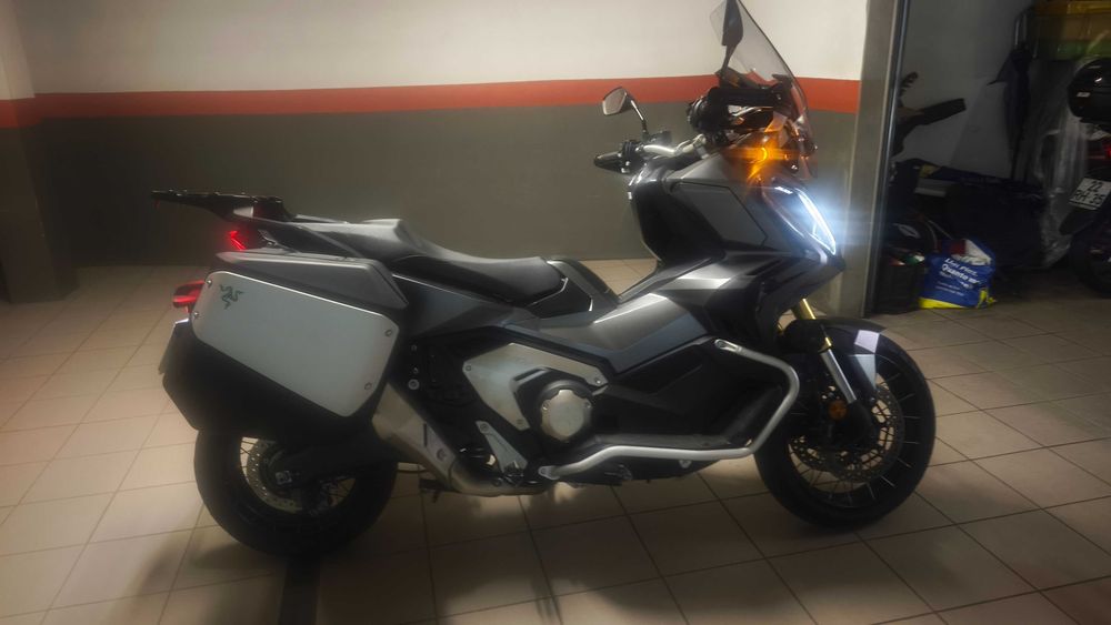 Honda X-Adv 750 , 60 cv rigorosamente nova (6500 kms)