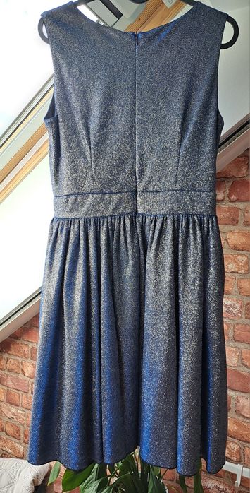 Śliczna sukienka z brokatem rozm 36