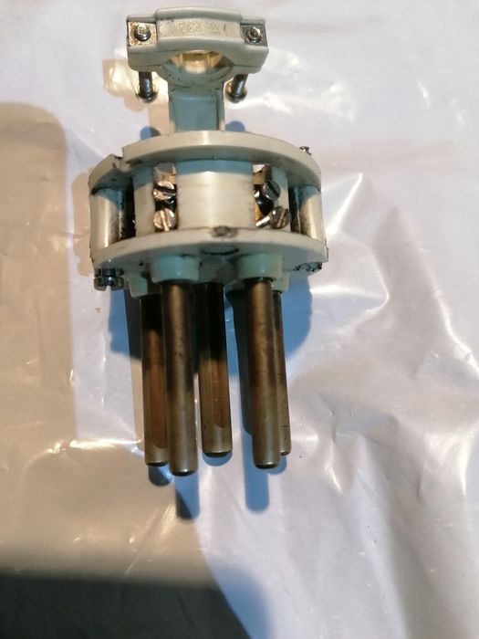 Wtyka plastikowa 32A