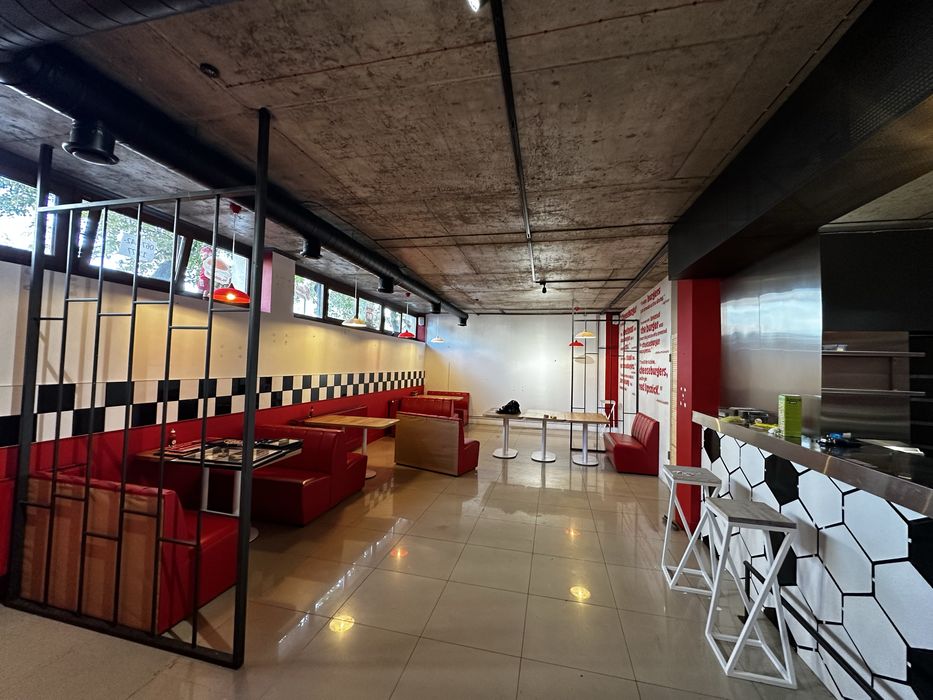 Здам приміщення в центрі 100м2 фасадне