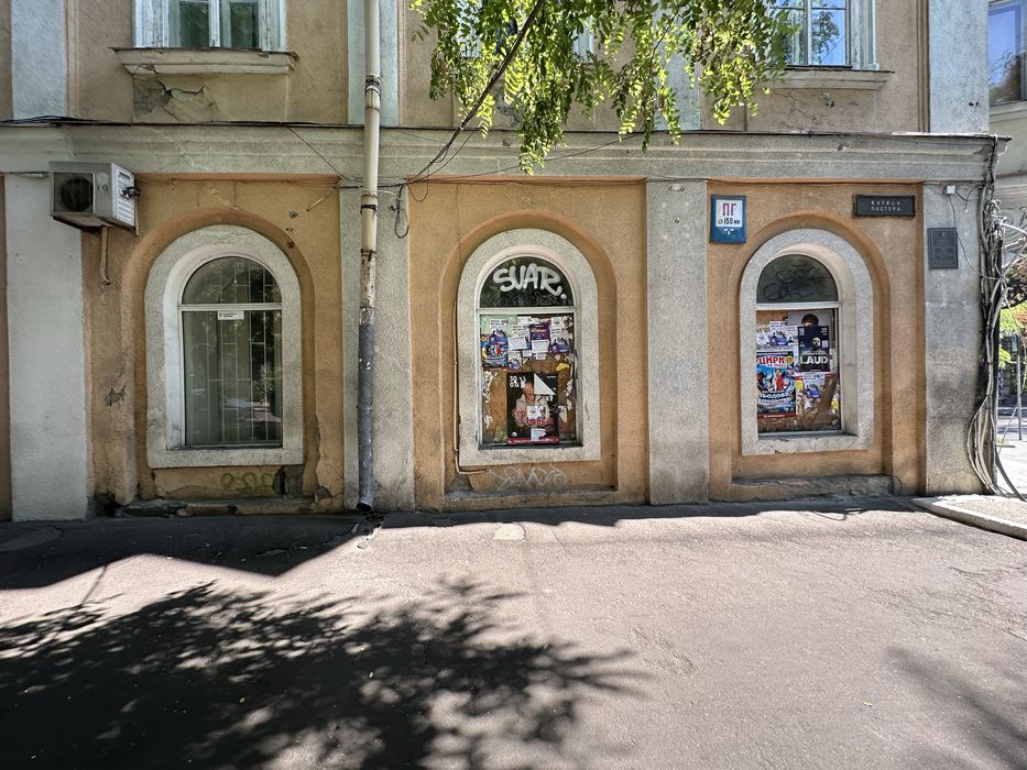 Продажа фасадного помещения в центре города