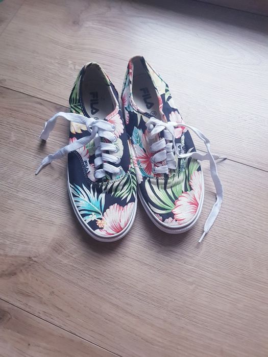 Buty sportowe , trampki , tenisowki damskie marki Fila rozmiar 39.