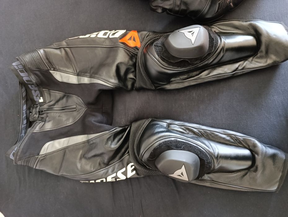Sprzedam kombinezon motocyklowy DAINESE rozmiar 48