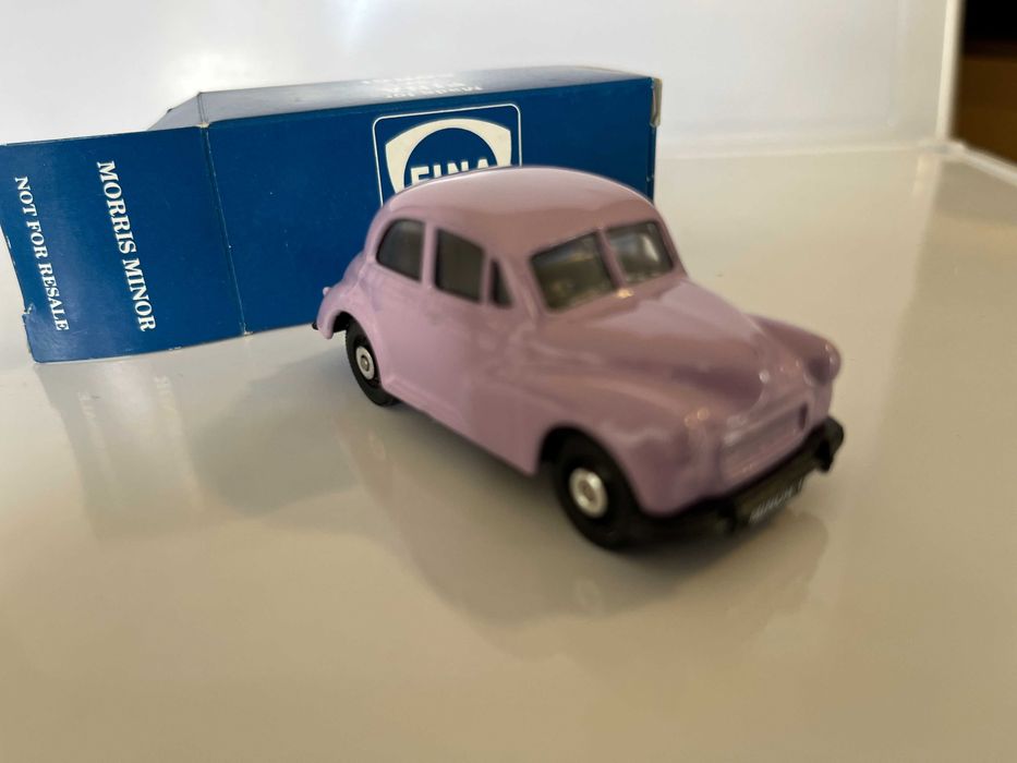 Corgi - Morris Minor - Fina - rosa - com caixa - como NOVO - Esc.1/46