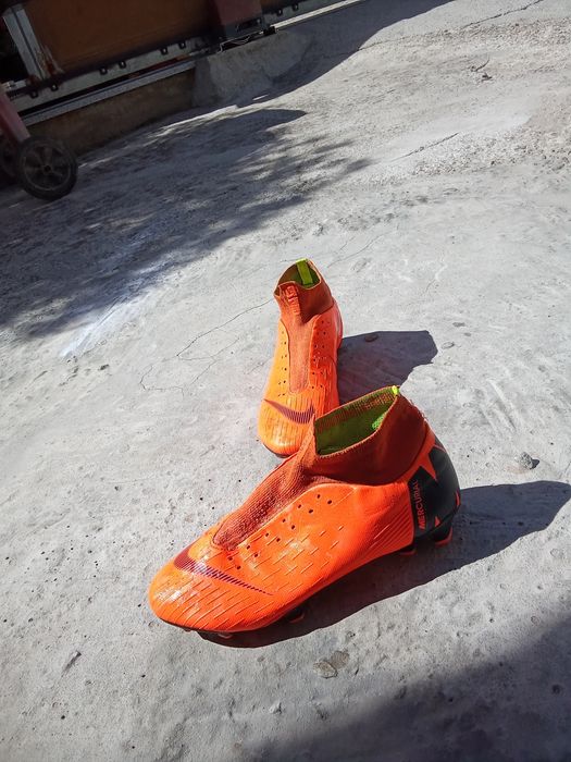 Vendo chuteiras oficias