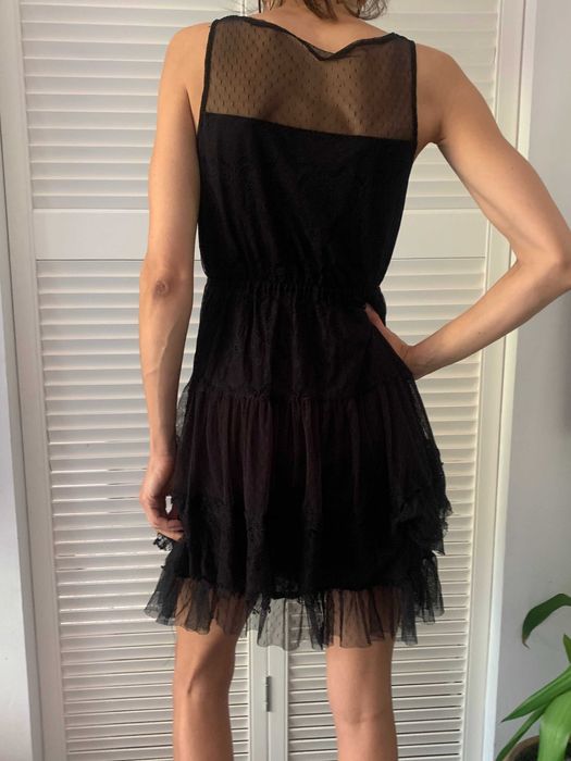 Sukienka na Sylwestra czarna koronka