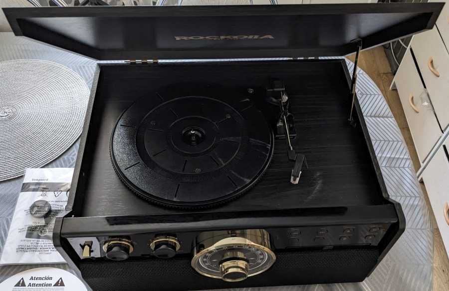 Urządzenie retromedialne winyle kasety cd, BT, radio, dobre głośniki