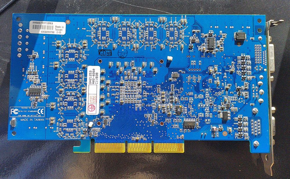 Placa gráfica GeForce FX5900 com 128Mbytes AGP64550438912515122