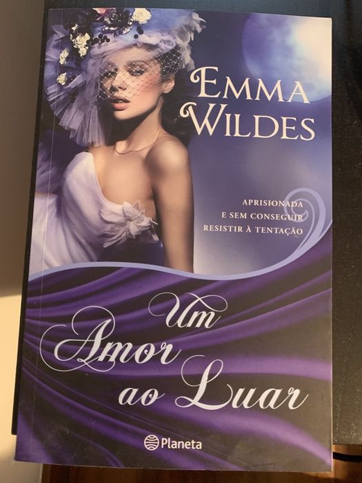 Livro “Um Amor ao Luar”