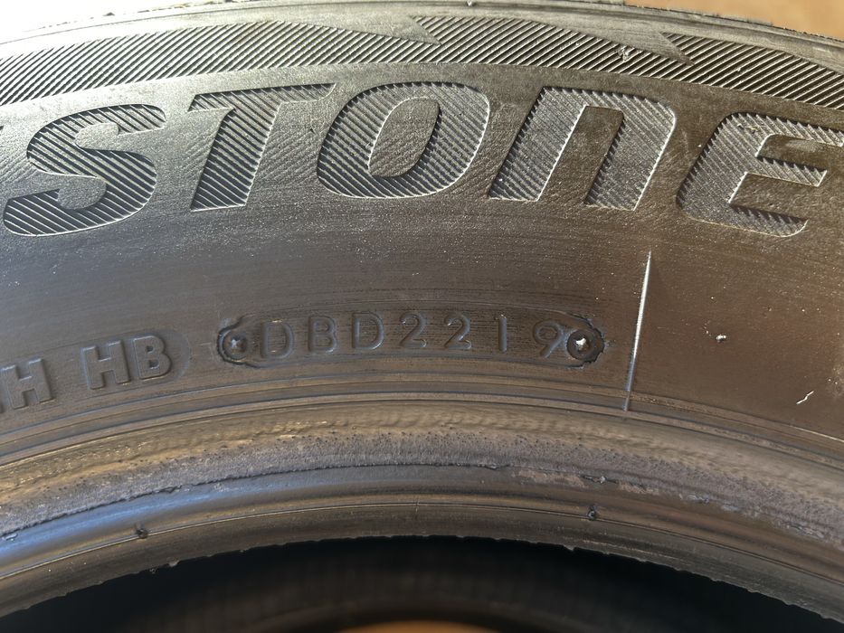 Резина BRIDGESTONE 215*65 r16 зимова 2019 року