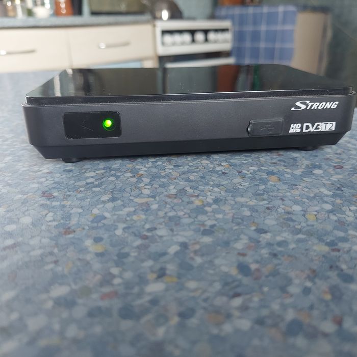 Strong SRT 8501 цифровий ефірний HD приймач