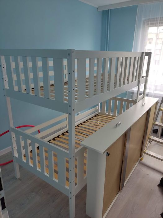 Solidne białe łóżko piętrowe z szufladą z materacami