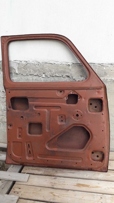 Дверi  москвiч 407