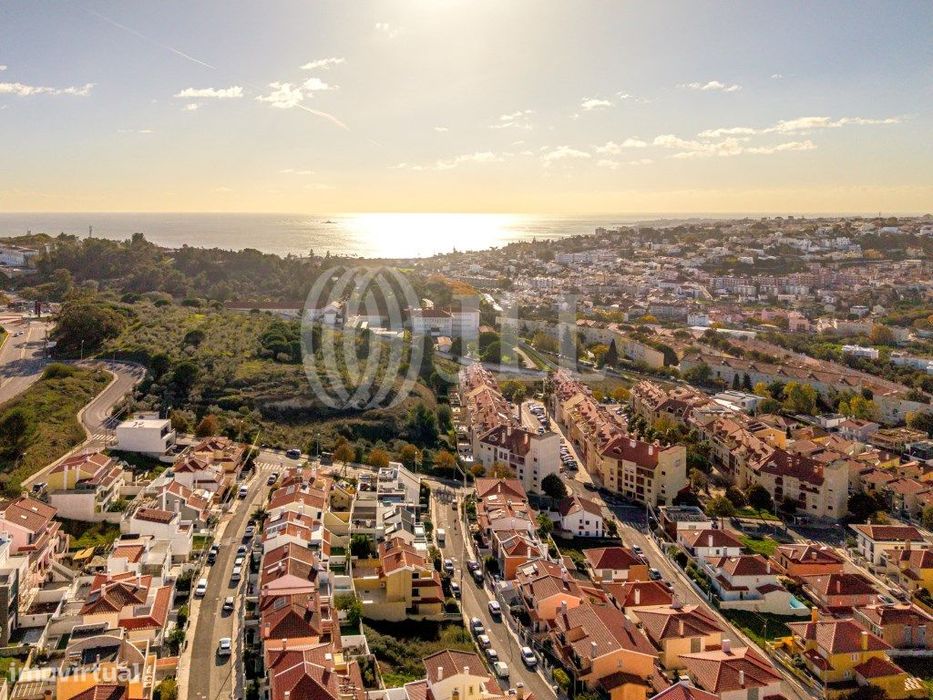 Terreno com projecto aprovado, em Murganhal, Caxias