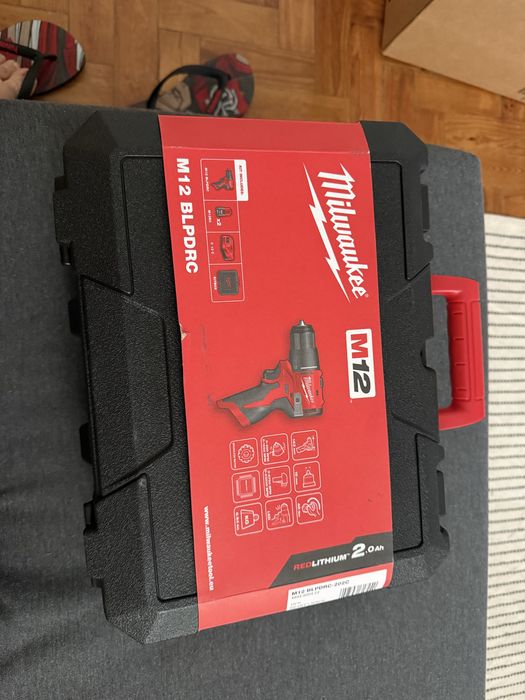 Parafusadora milwaukee m12