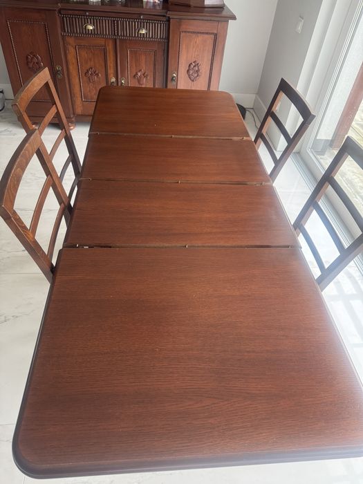 Stół drewniany z 4 krzesłami