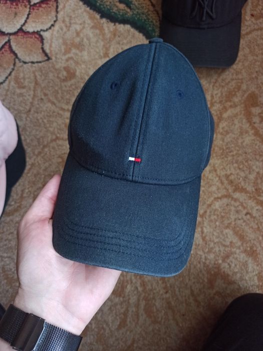 Кепки barcelona, tommy,tommy hilfiger, cayler sons