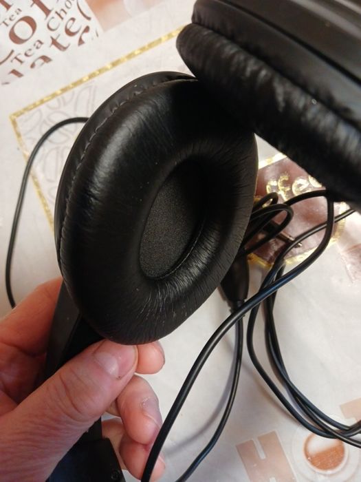 Навушники до телефону