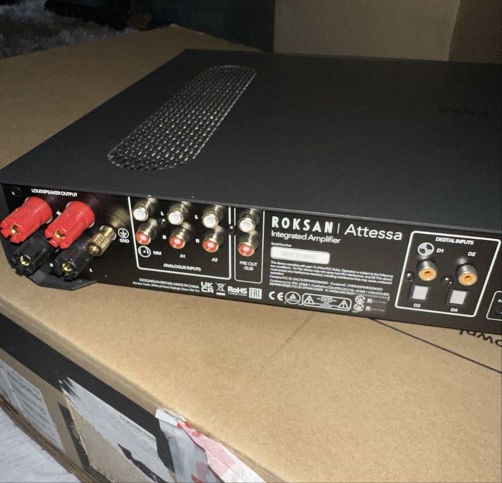 Wzmacniacz Roksan attessa pilot karton