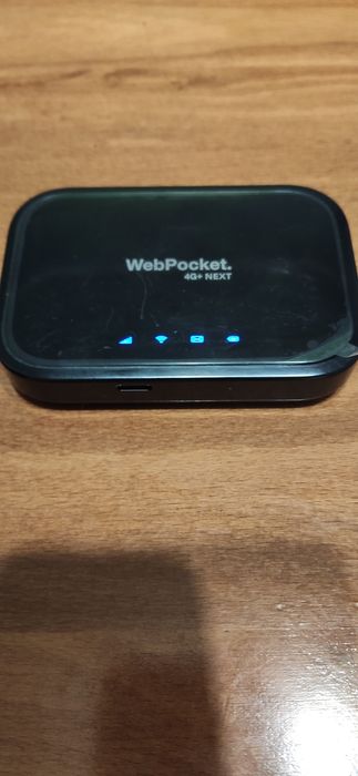 майже новий але без упакування та без комплектації 4G WiFi +Next роутер