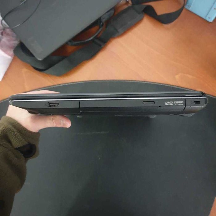 Portátil ASUS K550J