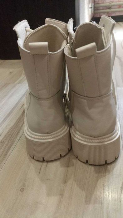 Продам черевики берці