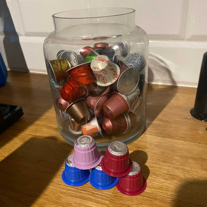 Ekspres kawa Nespresso DeLonghi Lattissima+ EN 520.S + kapsułki