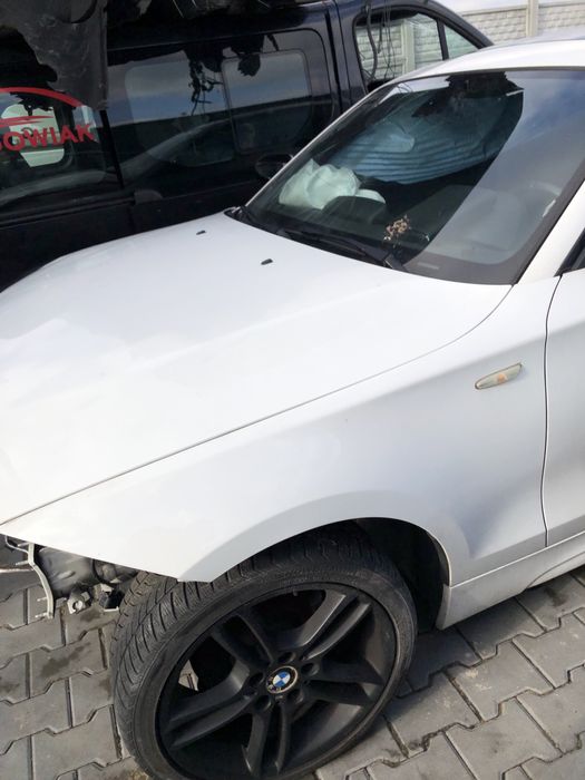 Błotnik lewy przód przedni BMW E81 E82 E87 E88 300 Alpinweiss III