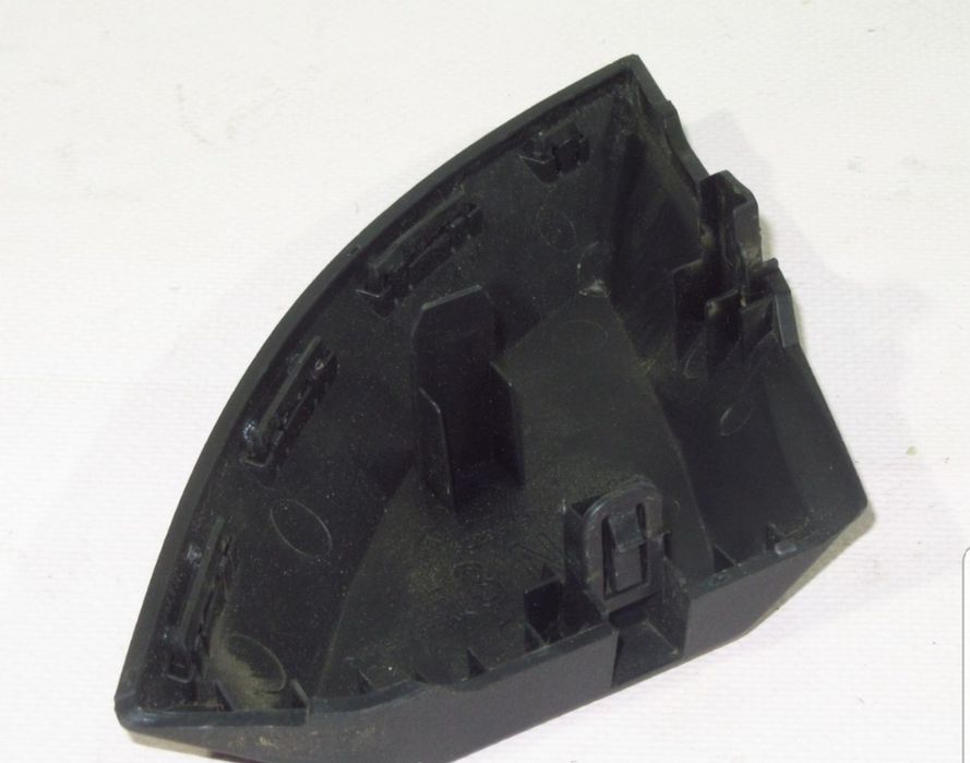 Кришка зеркала ліва Nissan Leaf