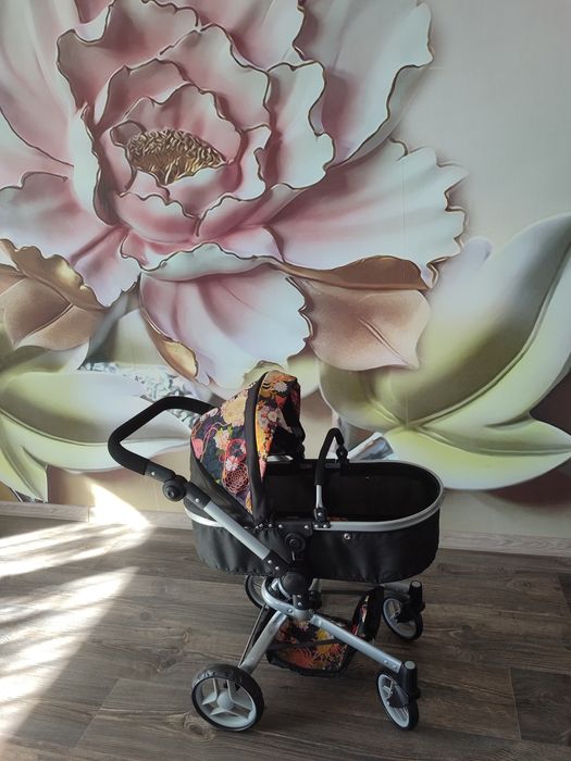 Продам коляску для кукол  в хорошому стані!