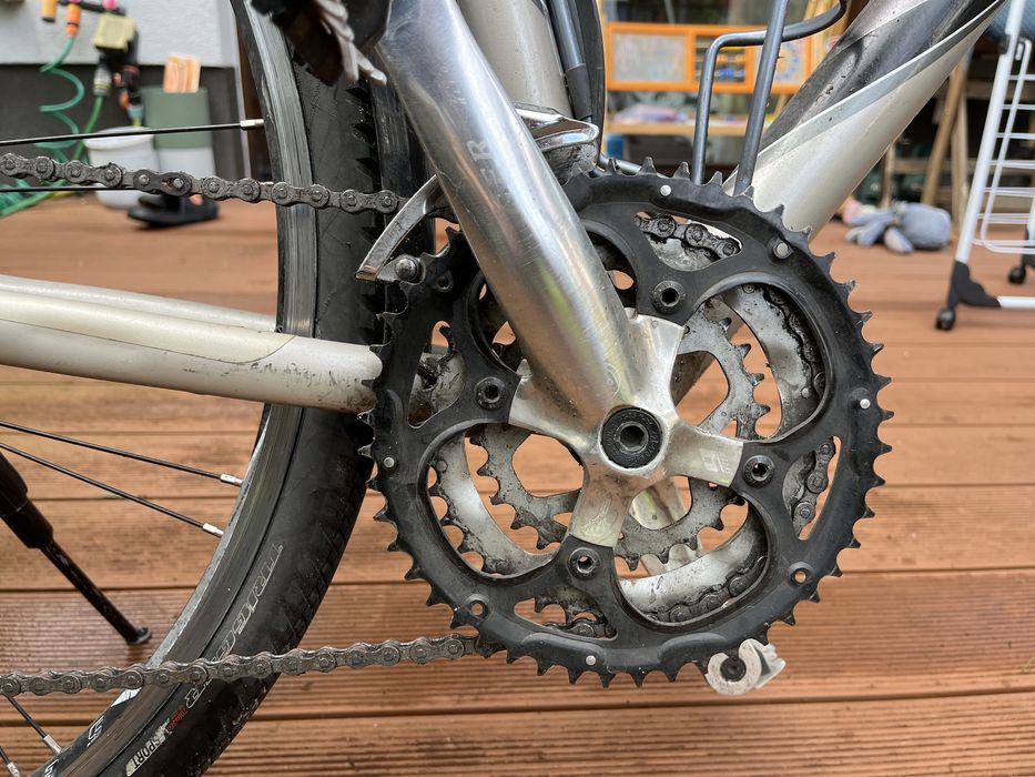 Rower Trek 7500FX 22,5 cala 57 cm Shimano Altus