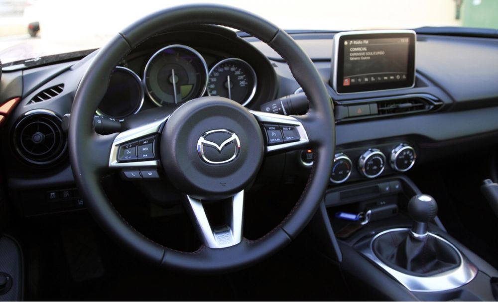 O "Mazda MX-5 Skyactiv-G 132 Evolve HS Navi