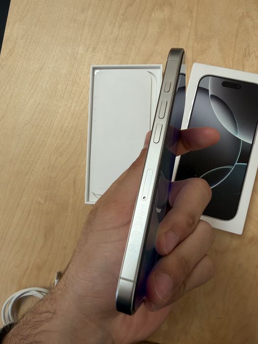 Iphone 16 pro 256Gb com acessórios