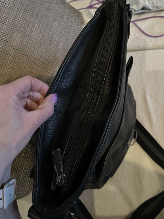 Listonoszka ze skóry